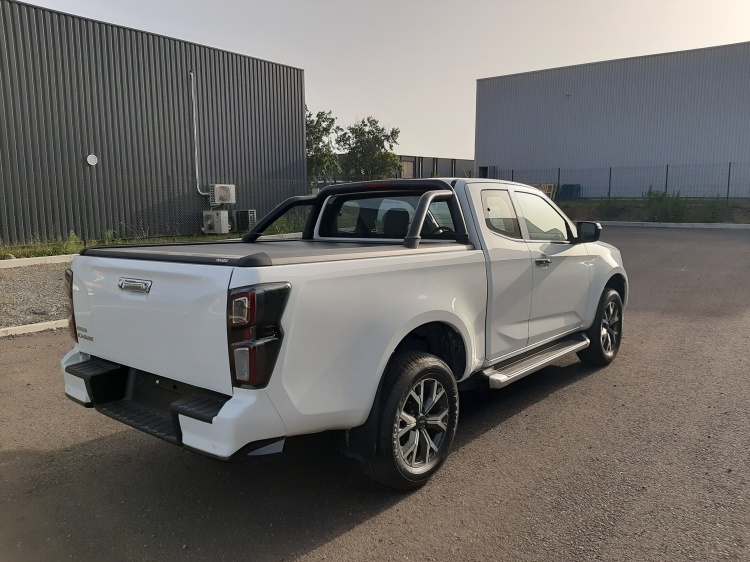 ISUZU D MAX SPACE N60F 4X4 A/T BVA 