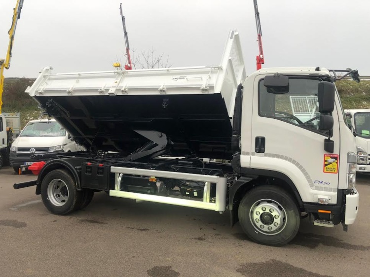 ISUZU F14 5.2L 240CH BVM TRI-BENNE ACIER