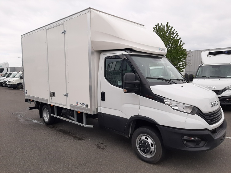 IVECO DAILY 35C18H 3.0L 180CH BVM CAISSE 20M3 + HAYON 750KG