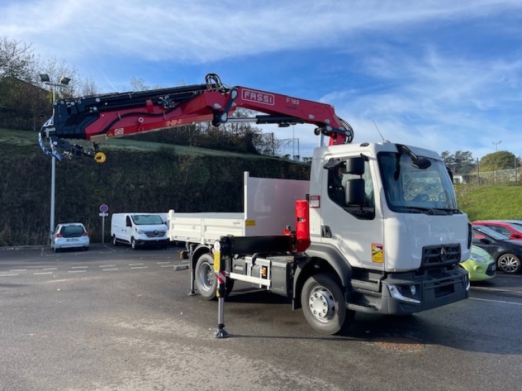 RENAULT D16 4X2 280CH BVA BENNE + GRUE FASSI  F165A