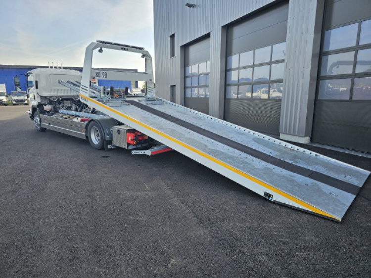 ISUZU F14 5.2L 240CH BVA PLATEAU DEPANNEUSE