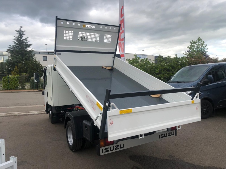 ISUZU M21 T GEN2 1.9L 120CH BVA BENNE + COFFRE ACIER