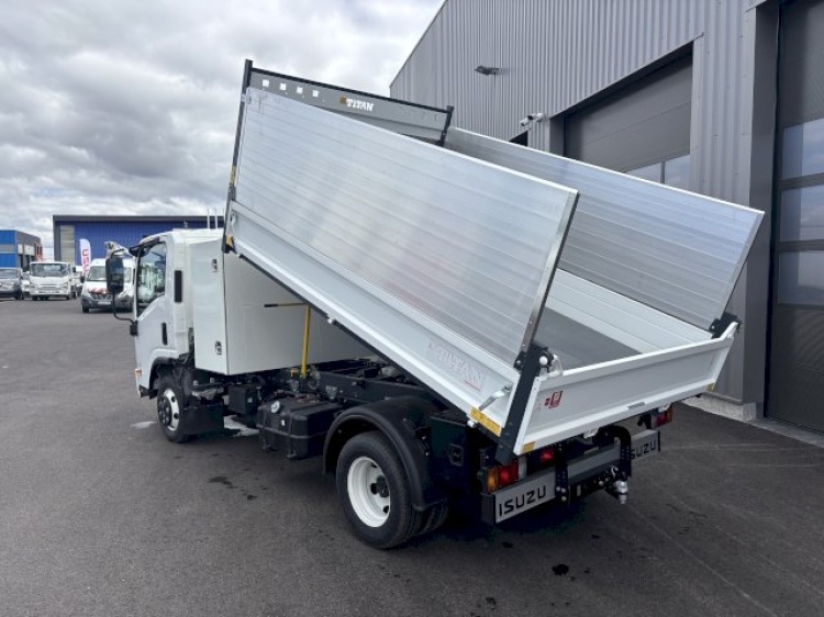 ISUZU M27 LARGE 3.0L 150CH BVM BENNE ACIER + COFFRE + REHAUSSES