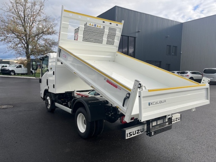 ISUZU M27 GEN 2 3.0L 150CH BVM BENNE ACIER CABRETA + COFFRE MI HAUTEUR + PANIER