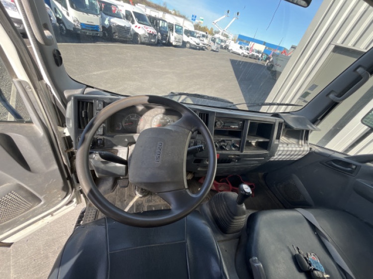 ISUZU M21 GROUND 1.9L 120CH BVM TRIBENNE 