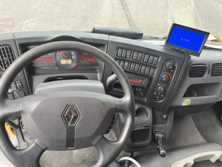 RENAULT D12 210CH BVA 12T POLYBENNE