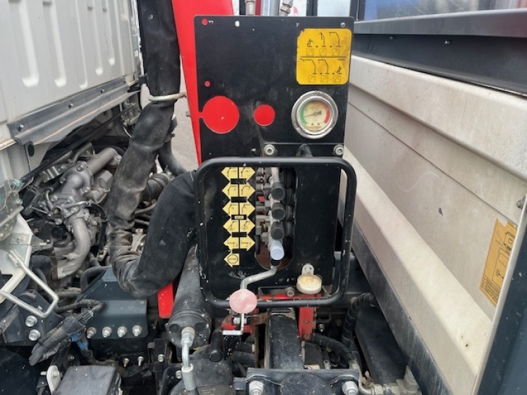 ISUZU L35 3T5 150CH BVM BENNE ACIER + GRUE PK2900B