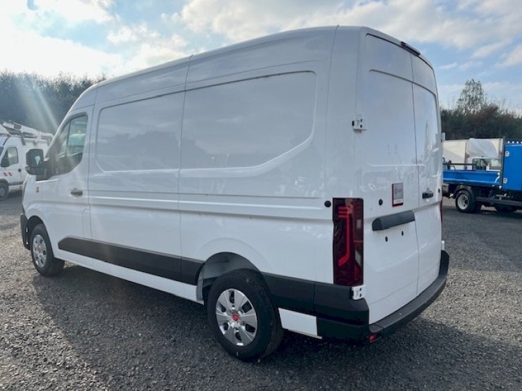 RENAULT MASTER FOURGON XDD L2H2 3.5T 150CH BVM