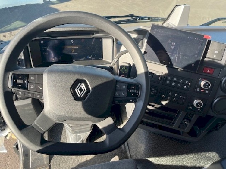 RENAULT GAMME C 8X4 OFF ROAD 13L E6 POLYBENNE + GRUE 