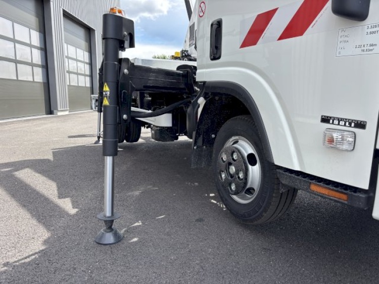 ISUZU M21 T 1.9L 120CH BVM NACELLE KLUBB PNT240 24M ARTICULEE