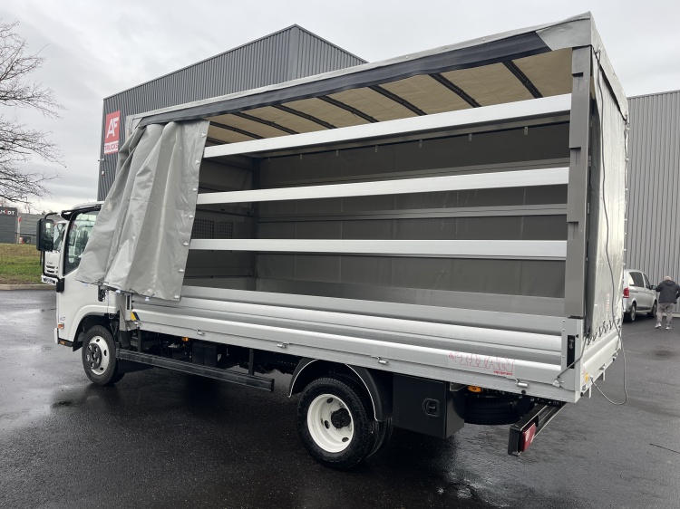 ISUZU M27 3.0L 150CH BVM PLATEAU BACHE 4500 x 1950