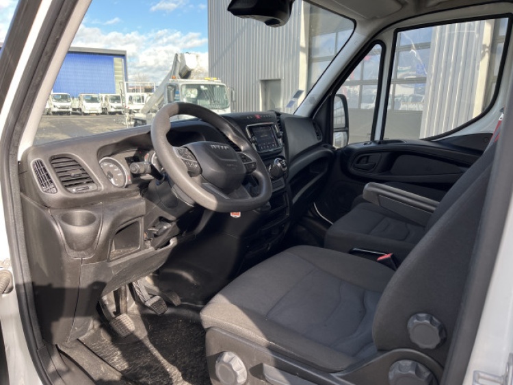 IVECO DAILY 35C16 3.0L 160CH BVM CAISSE + HAYON